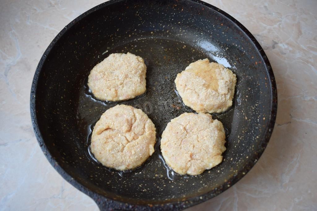 Шаг 5 приготовления Куриные котлеты без хлеба