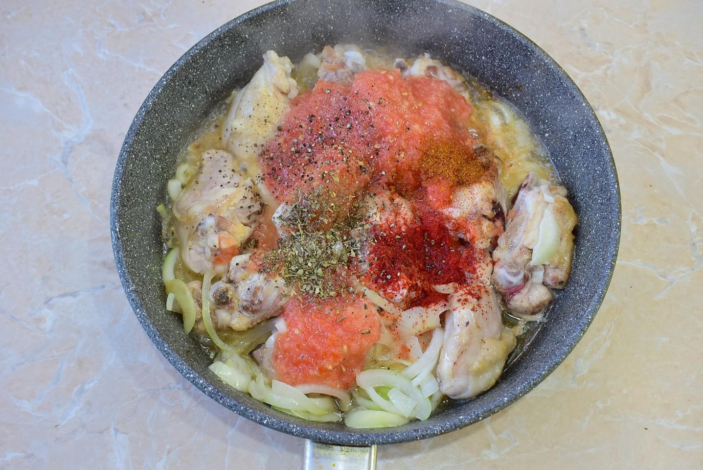 Шаг 7 приготовления Чахохбили из курицы с картошкой