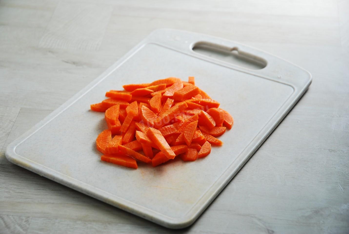 Шаг 7 приготовления Фунчоза с курицей и грибами