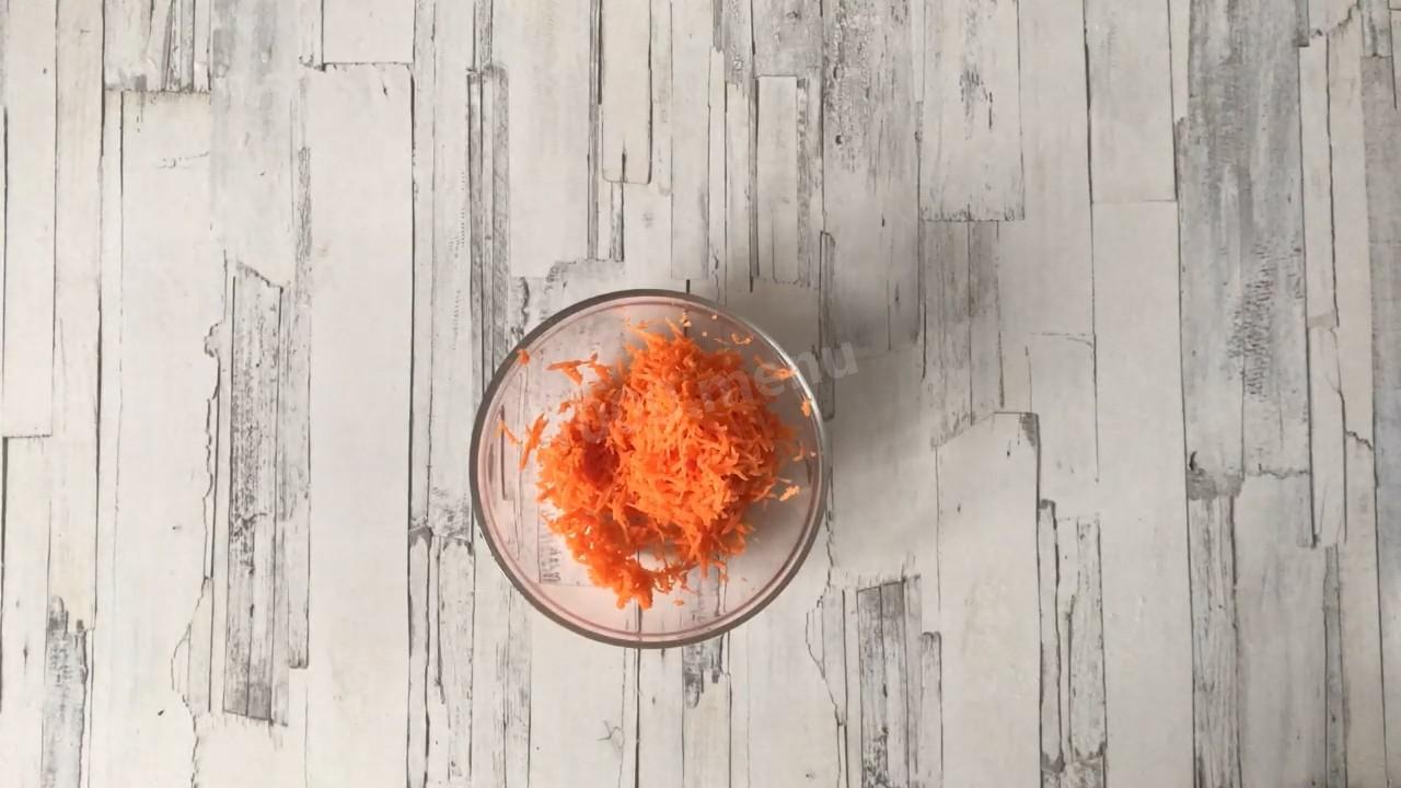 Шаг 2 приготовления Курица тушеная с морковью