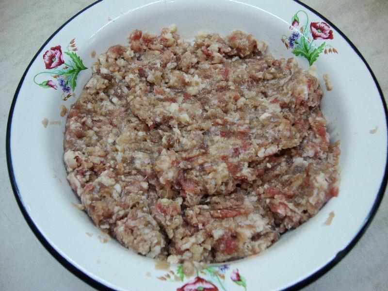 Шаг 4 приготовления Котлеты из фарша в мультиварке