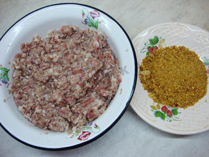 Шаг 5 приготовления Котлеты из фарша в мультиварке