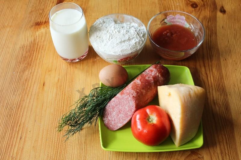 Шаг 1 приготовления Быстрая пицца на молоке без дрожжей