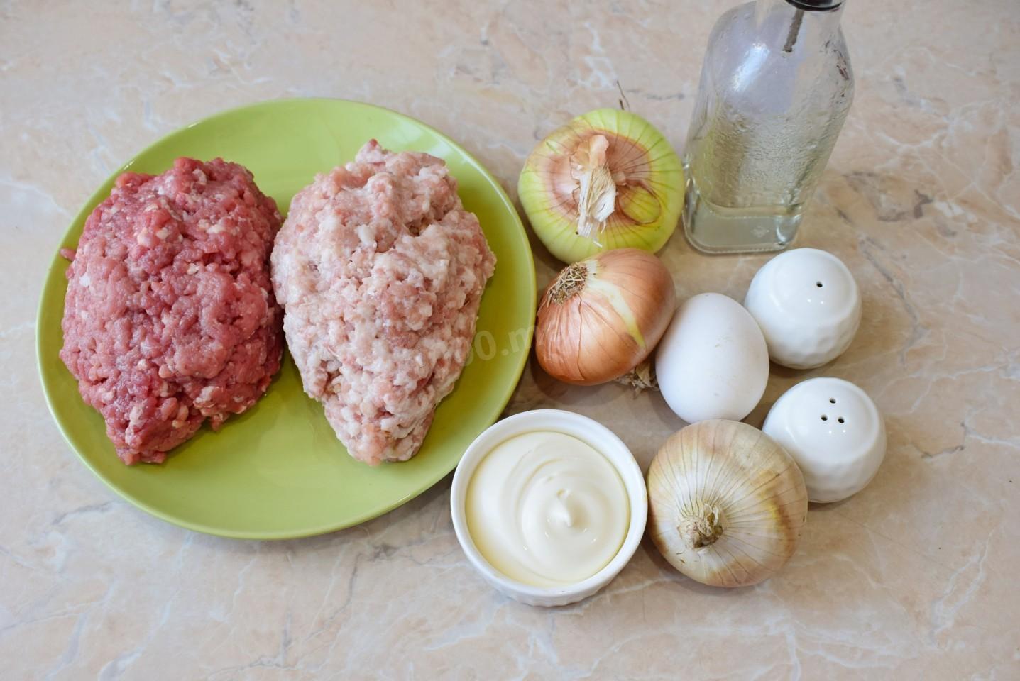 Шаг 1 приготовления Мясные котлеты из фарша на сковороде