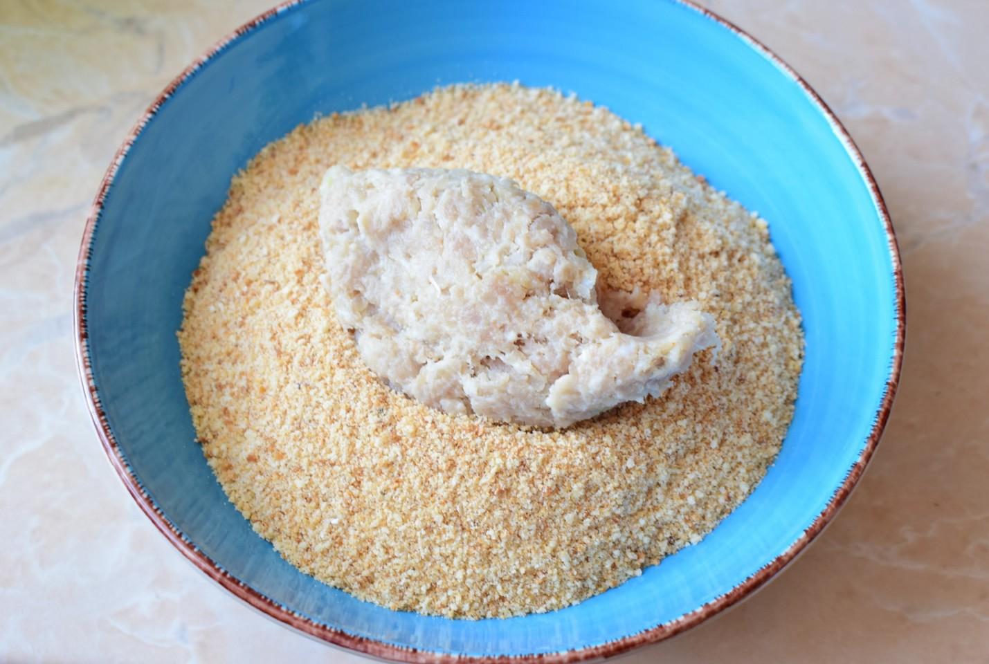 Шаг 4 приготовления Мясные котлеты из фарша на сковороде
