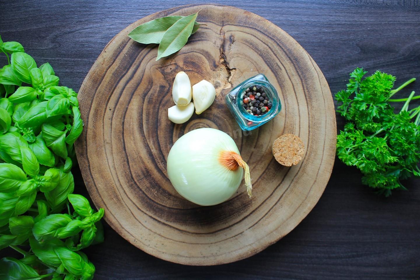 Шаг 5 приготовления Курица в банке в собственном соку