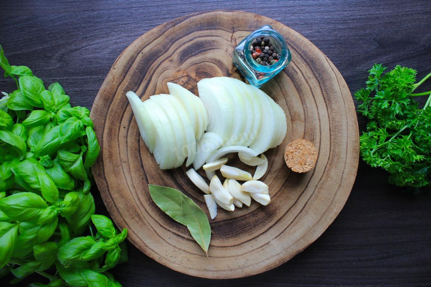 Шаг 6 приготовления Курица в банке в собственном соку