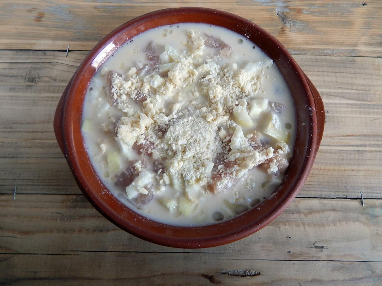 Шаг 8 приготовления Курица в соусе бешамель