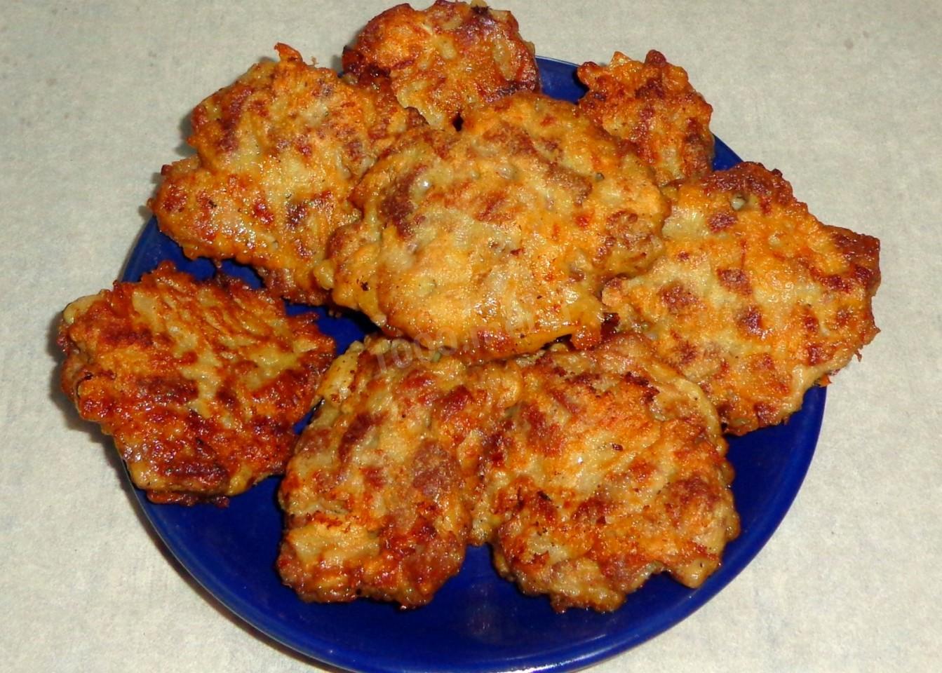 Шаг 11 приготовления Мясные оладьи на сковороде