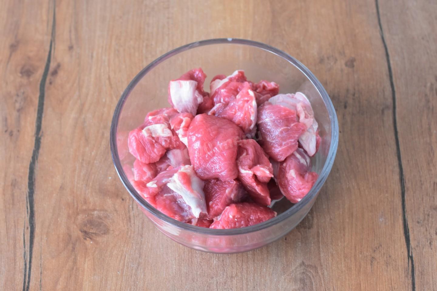 Шаг 2 приготовления Тушеное мясо с рисом
