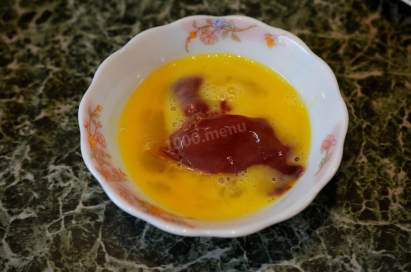 Шаг 5 приготовления Куриная печень в кляре жареная
