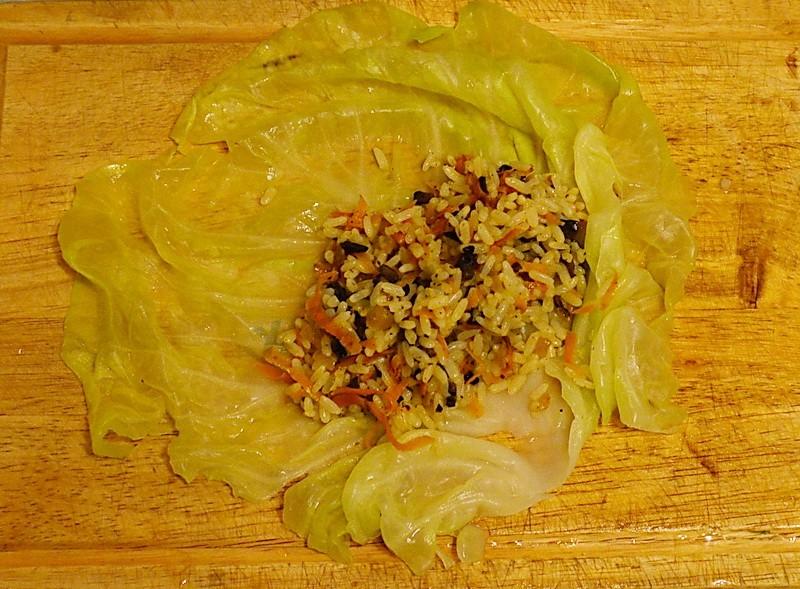 Шаг 11 приготовления Голубцы с грибами и рисом