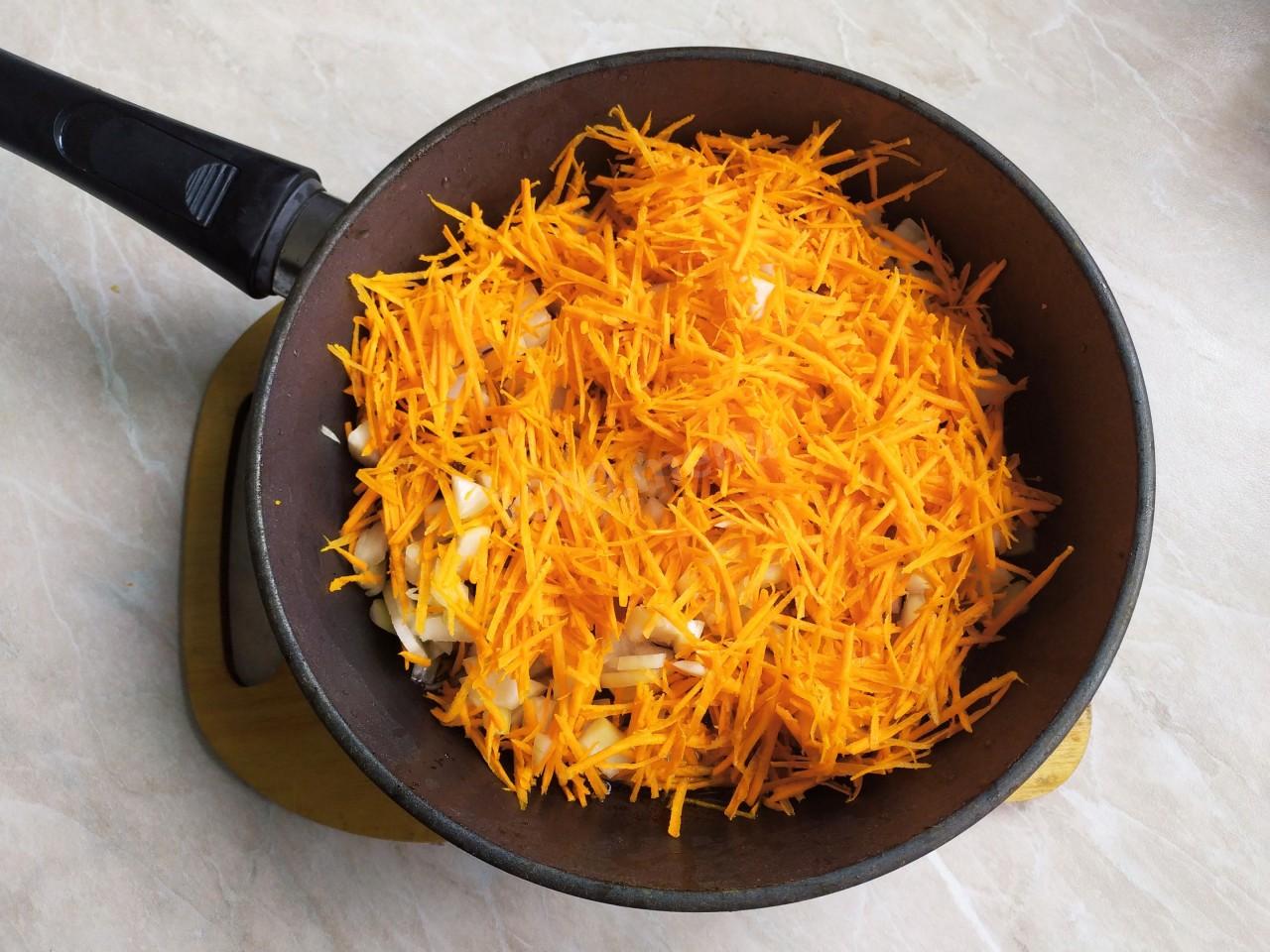 Шаг 6 приготовления Гречка с мясом в горшочках в духовке