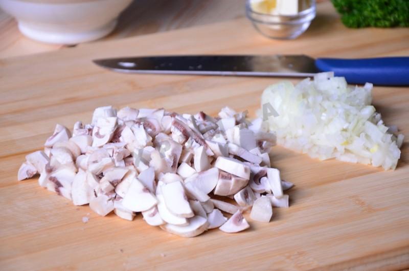 Шаг 2 приготовления Крученики из свинины с грибами