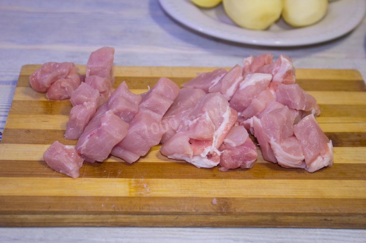Шаг 2 приготовления Картошка с капустой и мясом в мультиварке
