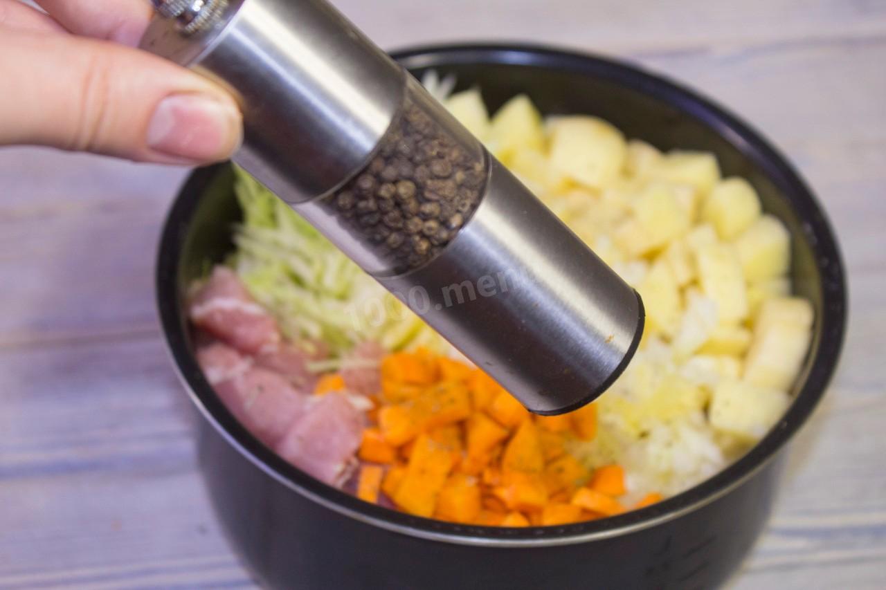 Шаг 8 приготовления Картошка с капустой и мясом в мультиварке
