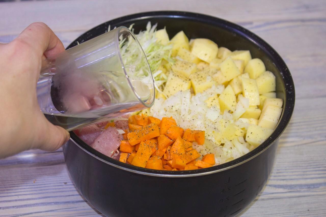 Шаг 9 приготовления Картошка с капустой и мясом в мультиварке