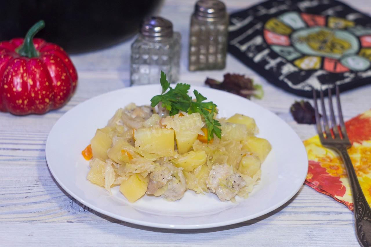Обложка рецепта Картошка с капустой и мясом в мультиварке