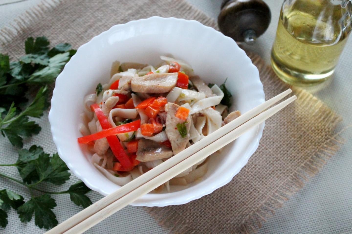 Обложка рецепта Китайская лапша с курицей