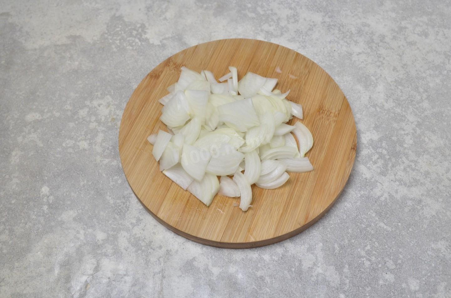 Шаг 5 приготовления Мясо на луковой подушке в духовке