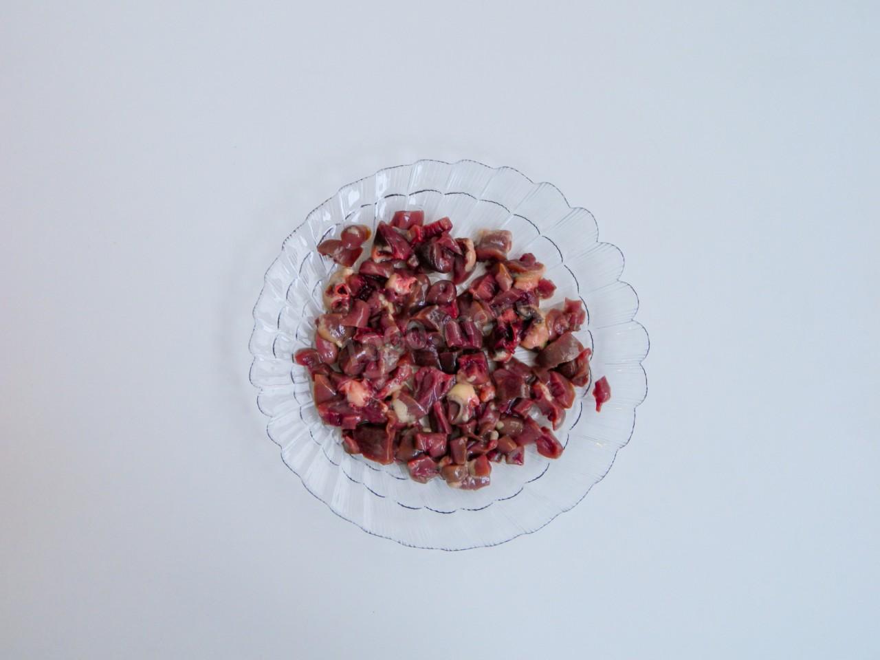 Шаг 2 приготовления Куриные сердечки с рисом