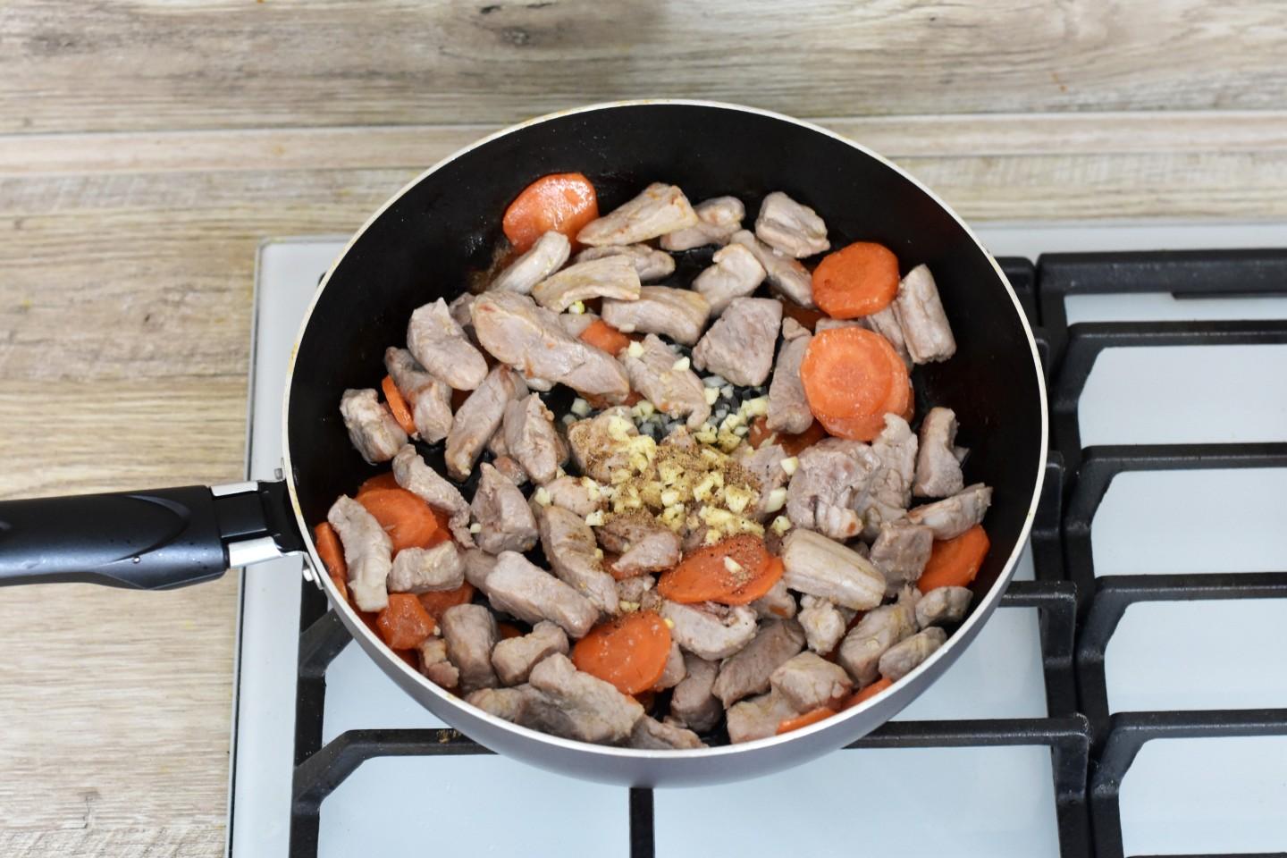Шаг 9 приготовления Свинина со стручковой фасолью