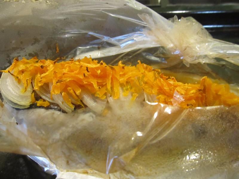Шаг 7 приготовления Скумбрия запеченная в рукаве в духовке