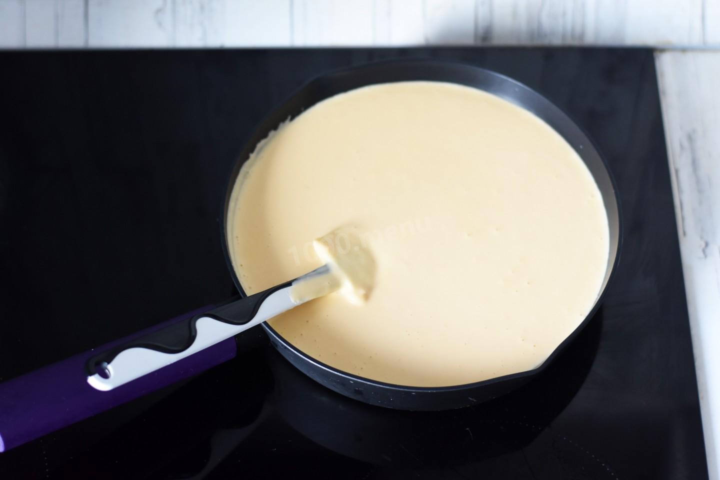 Шаг 10 приготовления Макароны со сметаной и сыром на сковороде