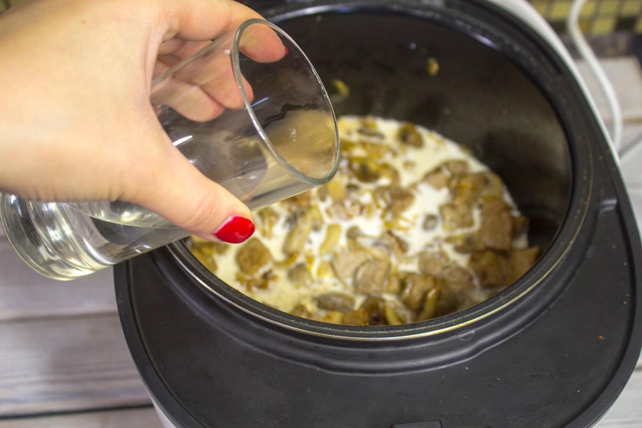 Шаг 9 приготовления Мясо с грибами в мультиварке