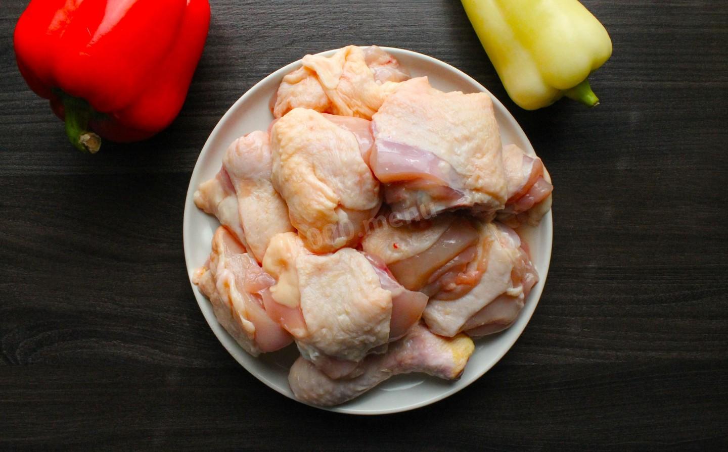 Шаг 3 приготовления Овощное рагу с курицей и картошкой в казане