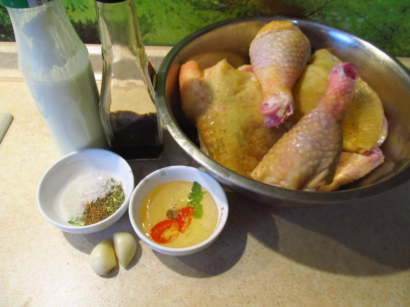 Шаг 1 приготовления Маринованная курица в кефире в духовке
