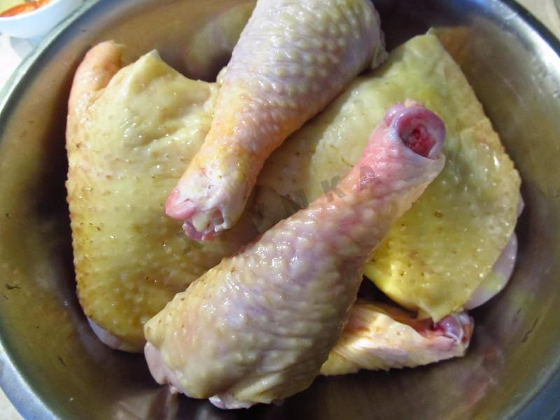 Шаг 2 приготовления Маринованная курица в кефире в духовке