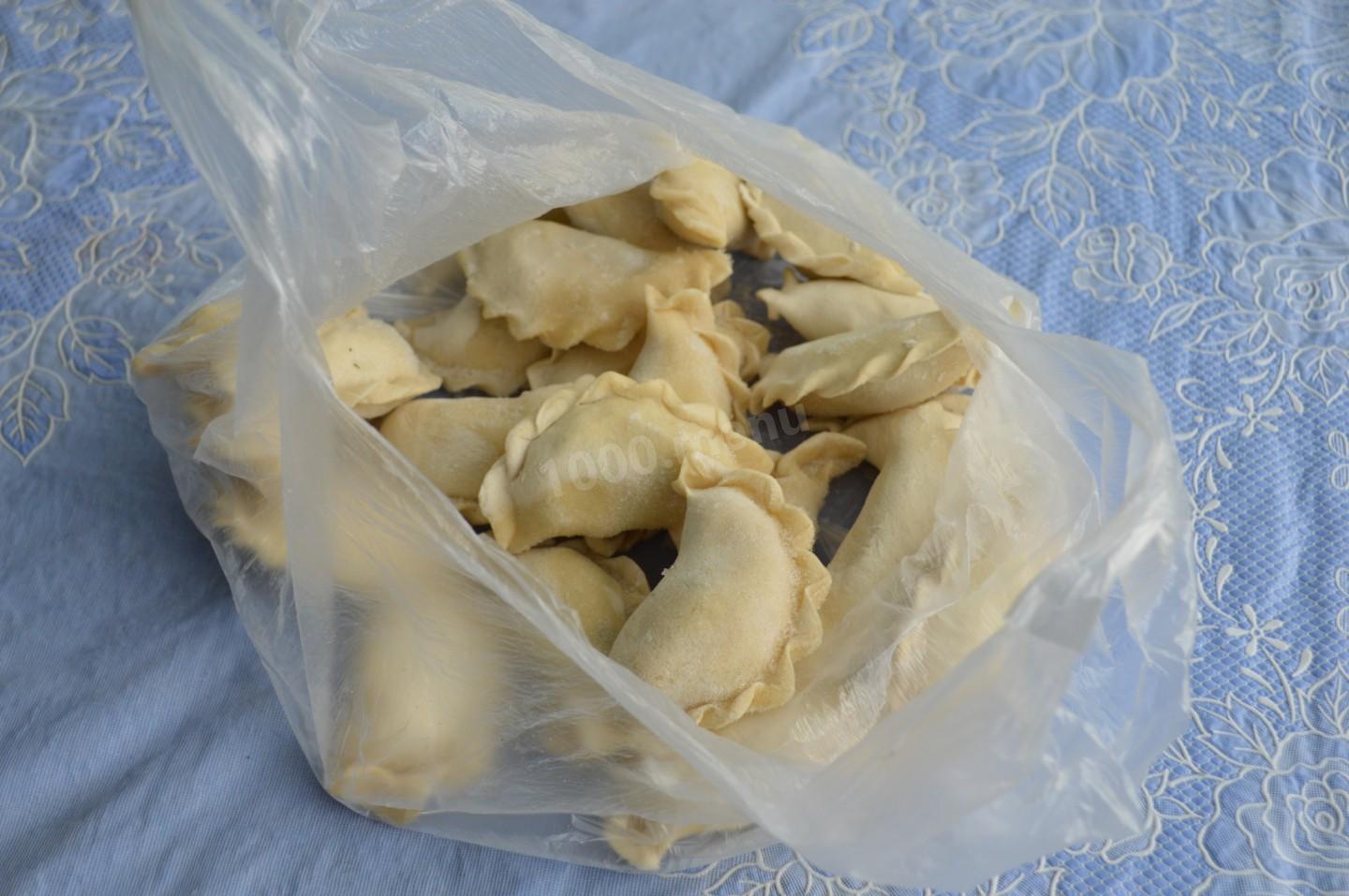 Шаг 1 приготовления Вареники в микроволновке