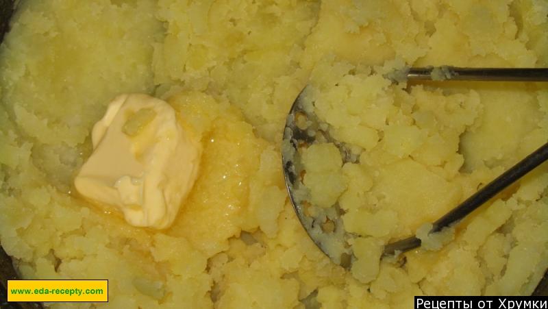 Шаг 3 приготовления Картофельная запеканка с мясным фаршем, майонезом и сыром
