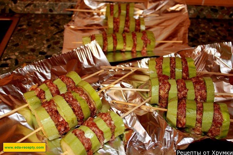 Шаг 4 приготовления Шашлыки из кабачков с фаршем в духовке