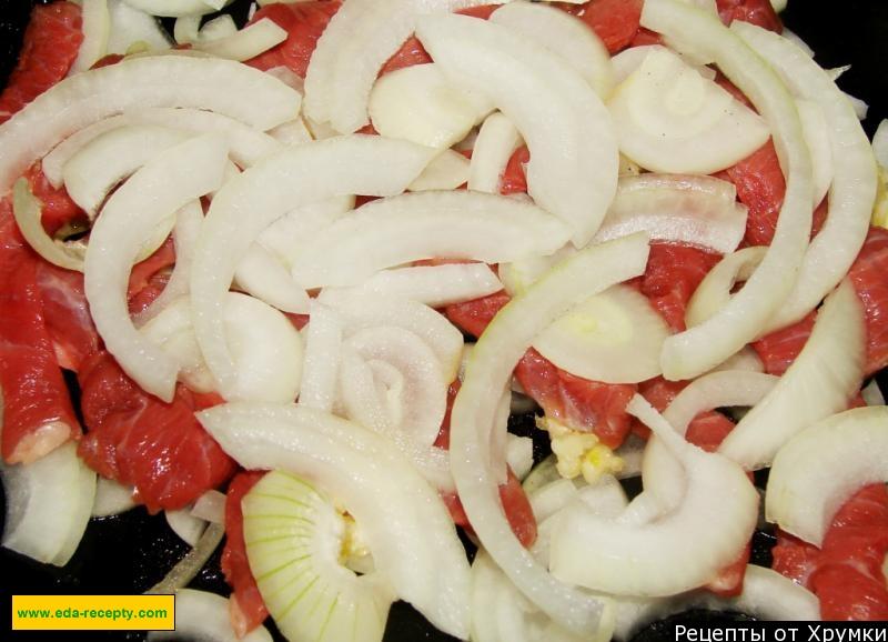 Шаг 5 приготовления Мясо в ассорти с луком