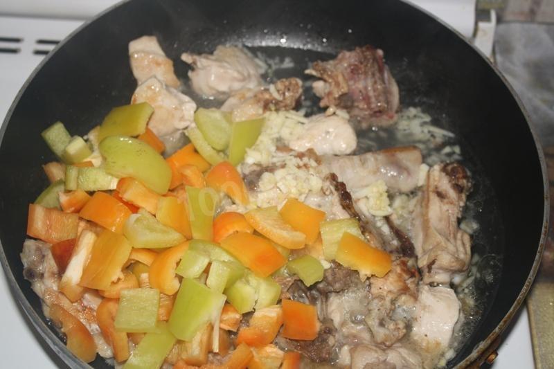 Шаг 5 приготовления Курица с болгарским перцем