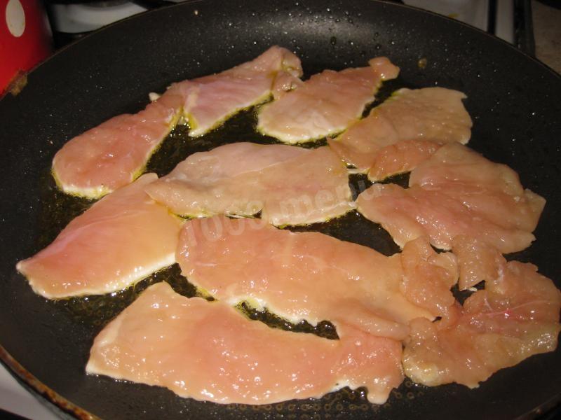 Шаг 3 приготовления Курица с помидорами и маслинами тушеная в белом вине
