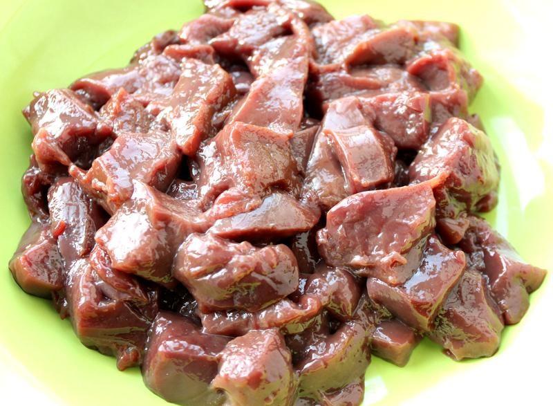 Шаг 2 приготовления Говяжья печень с картошкой и сыром в духовке