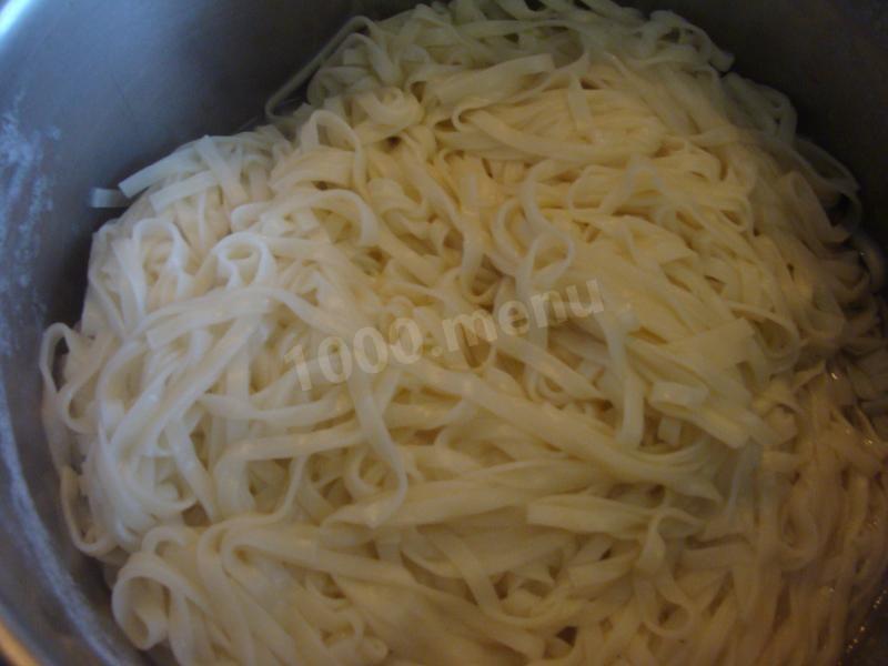 Шаг 4 приготовления Лапша с морепродуктами