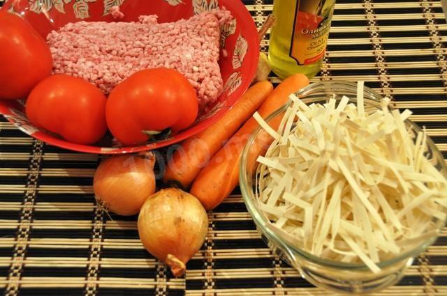 Шаг 1 приготовления Лингвини с говядиной свининой и овощами