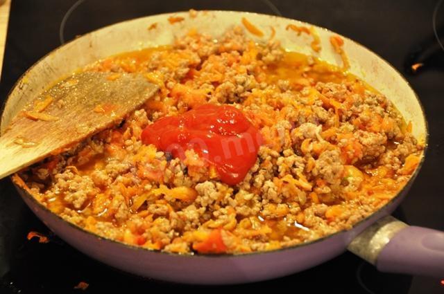 Шаг 6 приготовления Лингвини с говядиной свининой и овощами