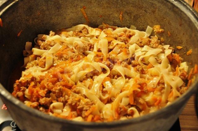 Шаг 9 приготовления Лингвини с говядиной свининой и овощами