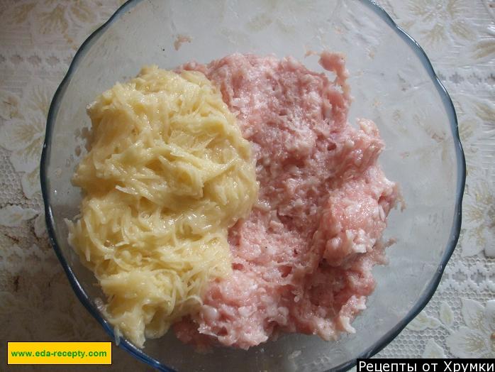 Шаг 6 приготовления Мясные зразы с омлетом и фаршем