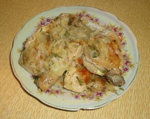 Обложка рецепта Курица в сметане с луком жареная