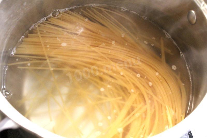 Шаг 2 приготовления Макароны с креветками и с помидорами