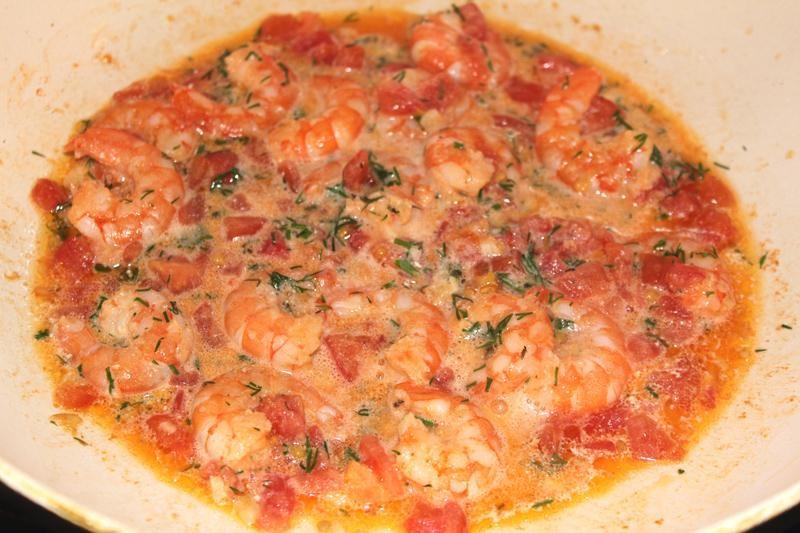 Шаг 8 приготовления Макароны с креветками и с помидорами