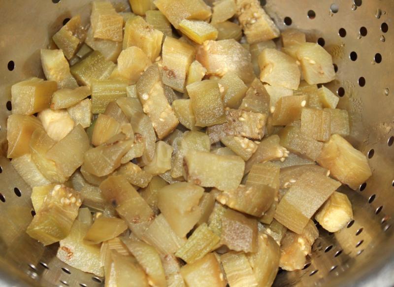 Шаг 4 приготовления Салат из баклажанов Заалюк