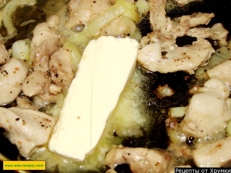 Шаг 3 приготовления Макароны с курицей и брокколи под сырным соусом