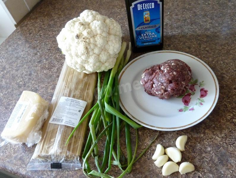 Шаг 1 приготовления Макароны с цветной капустой, твердым сыром и фаршем